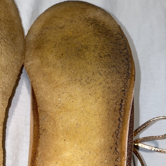 Anthropologie Silent D Peep Toe Gold Flats 38 EUC - Picture 14 of 16